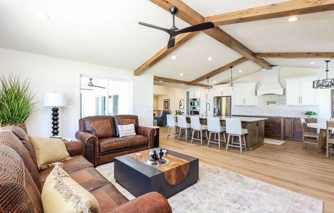 Coming soon 6 Bed/6 Bathroom house in Riverton!