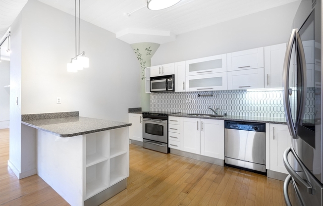 2 beds, 2 baths, 1,708 sqft, $5,500, Unit 6-5