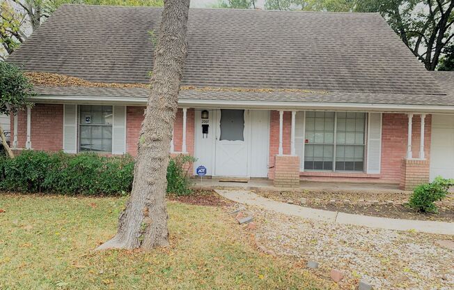 Lovely 4/2 in Brentwood Neighborhood