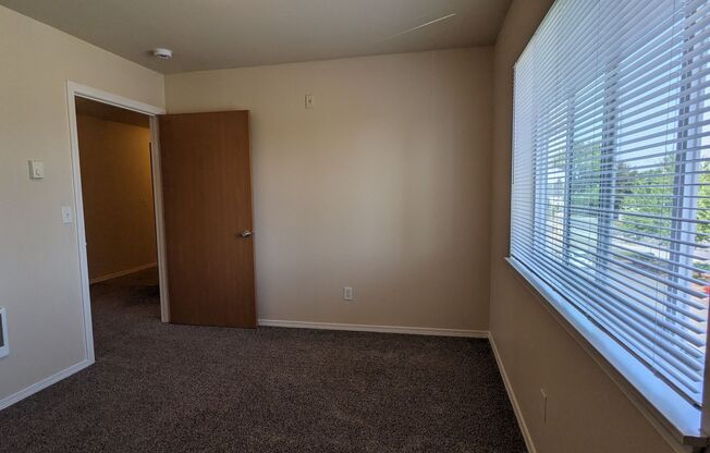 3 beds, 2 baths, 1,180 sqft, $1,695, Unit B303