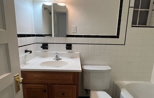 1 bed, 1 bath, 706 sqft, $1,695, Unit 410 #10