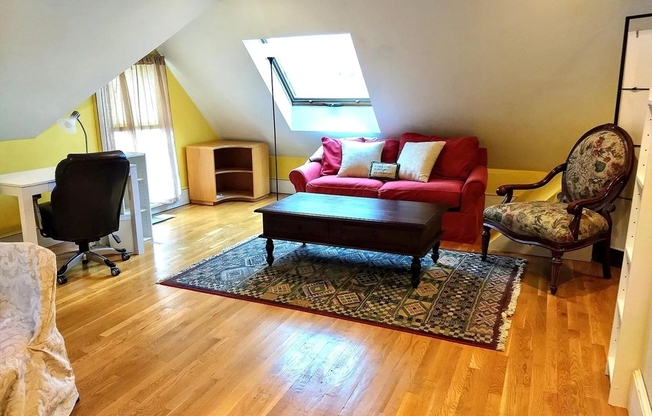 143 WALNUT ST