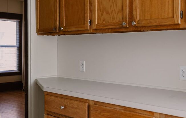 3 beds, 1 bath, 1,086 sqft, $1,595, Unit 307-35