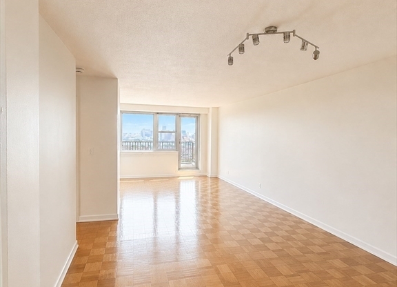Studio, 1 bath, 605 sqft, $3,600, Unit 26K