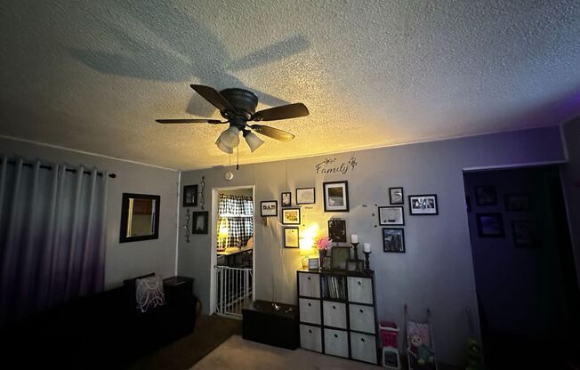 2 beds, 1 bath, $1,050