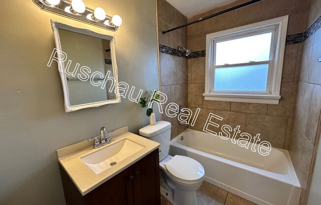 2 beds, 1 bath, $1,095