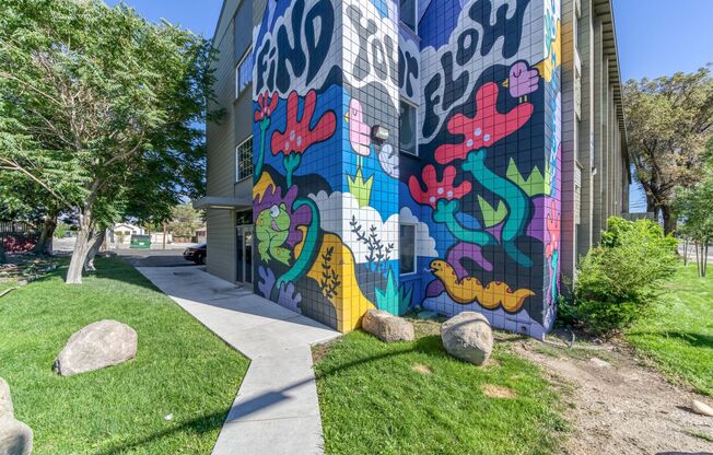 Studio, 1 bath, 450 sqft, $1,299, Unit 32
