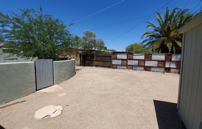 Grant and Country Club Private Guesthouse with AC