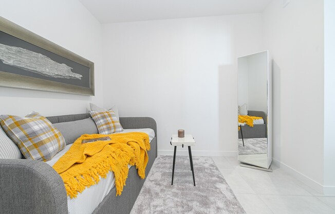 2 beds, 2 baths, 986 sqft, $2,400, Unit 705