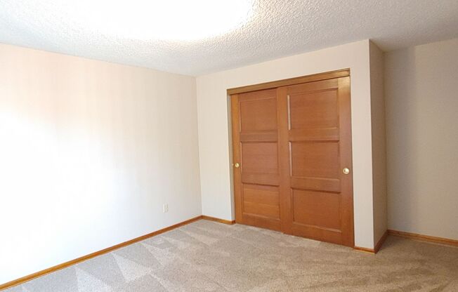 2 beds, 1 bath, $1,795