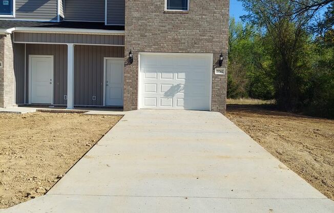 Beautiful New Townhomes in Alma! **MOVE IN SPECIAL**