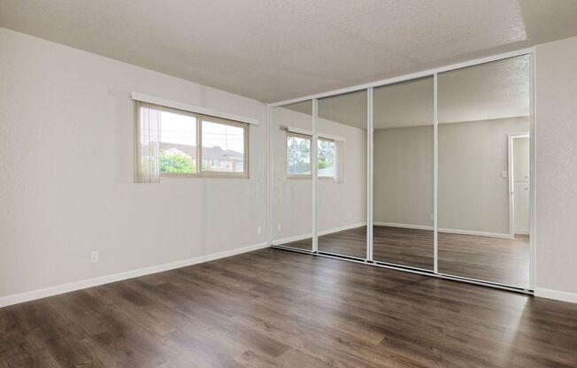 2 beds, 1 bath, 800 sqft, $2,295, Unit 14