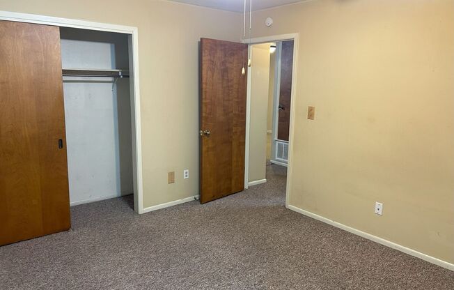 2 beds, 1 bath, $1,350