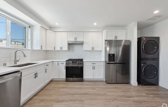 MH 1297 W 36th St