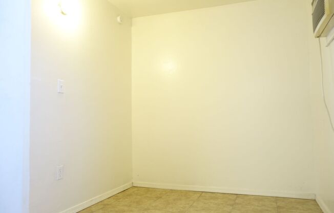 Studio, 1 bath, 350 sqft, $595, Unit 93 E Palmdale