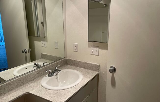 1 bed, 1 bath, 495 sqft, $2,275, Unit C-121