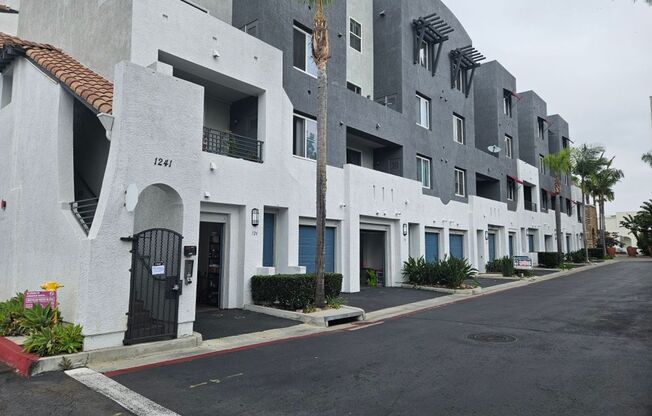 2 Bedroom & 2.5 Bathroom wonderful Condominium in Chula Vista