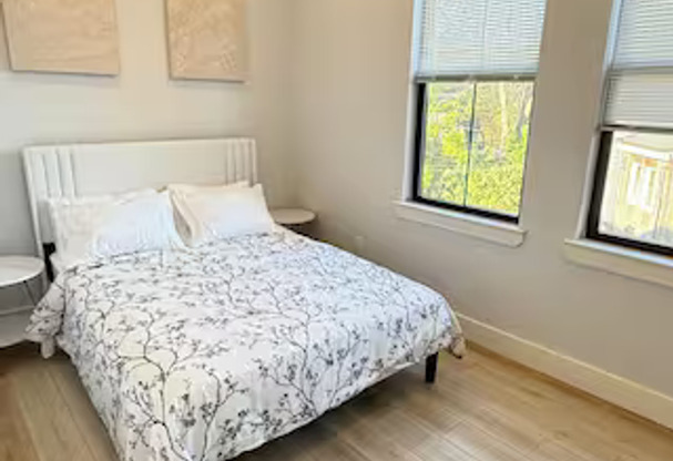 1 bed, 1 bath, 400 sqft, $2,000, Unit 28