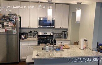 733 W OAKDALE AVE