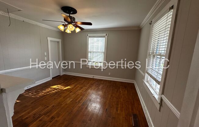 2 beds, 1 bath, $1,300