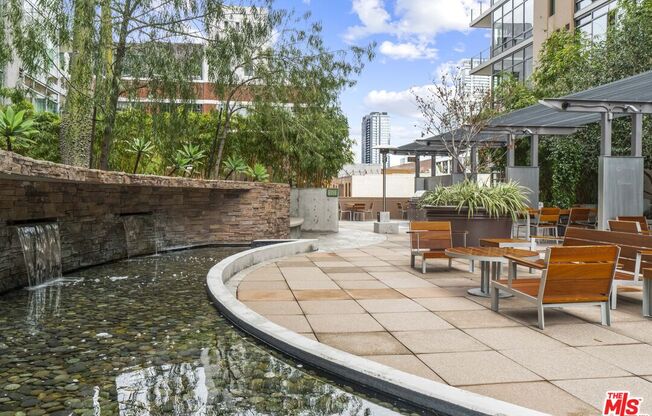 1 bed, 2 baths, 1,110 sqft, $4,000, Unit 815