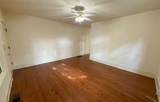 Charming Historic Home – Spacious 2-Bedroom Apartment in Boulevard/Normaltown