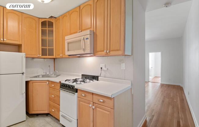 421 E 78 ST