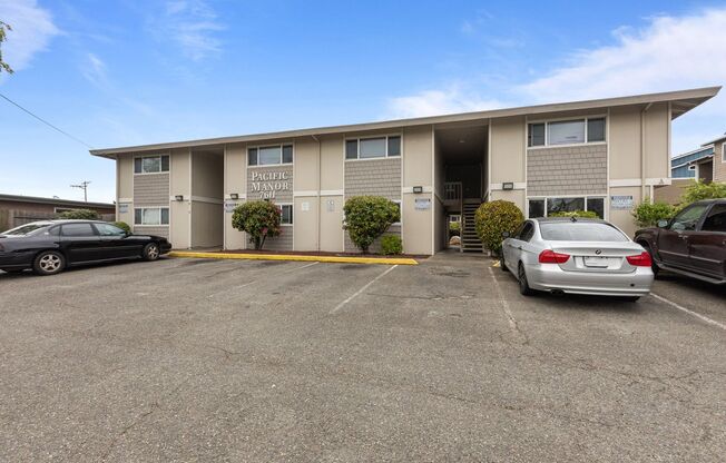 2 beds, 1 bath, 864 sqft, $1,600, Unit C2