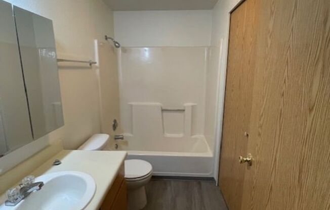 2 beds, 2 baths, 1,027 sqft, $1,450, Unit 60