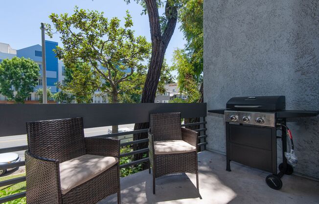 Open Sun 6/2  2-3:30pm   2 bed and loft townhome near Century City.  Over 1700 sq ft! Small pets ok