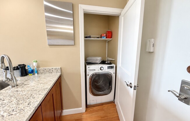 1 bed, 1 bath, 869 sqft, $3,400, Unit 6E