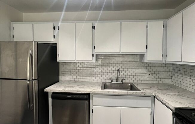 1 bed, 1 bath, $1,525, Unit #25