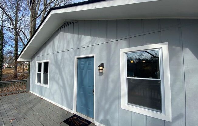 2 Bed/1 bath single family home in Forsyth County