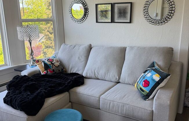 2 beds, 1 bath, 825 sqft, $2,695, Unit 301