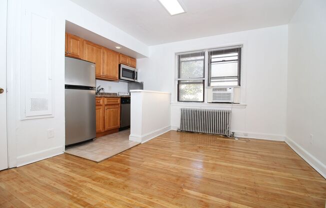 1 bed, 1 bath, $1,475, Unit #E309