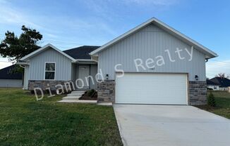 New Morelock Built 3 Bedroom Home Available Now in Nixa!