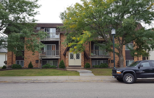 2 beds, 1 bath, $1,250, Unit 3927-101