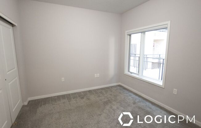 Stunning Condo Unit In Excellent SLC Location!