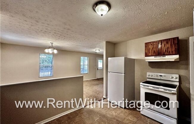 3 beds, 2 baths, $1,400