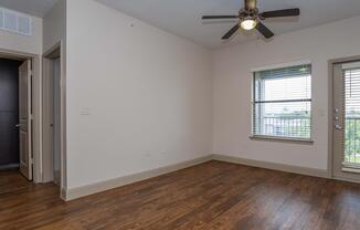 1 bed, 1 bath, 661 sqft, $1,200