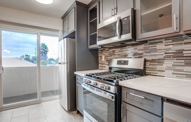 6107 - 6117 11th Ave