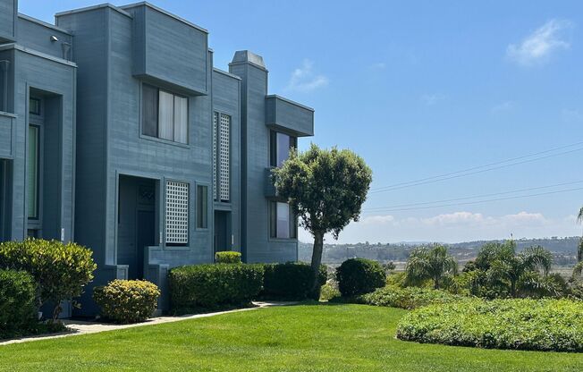 FOR RENT: 2Bd/1.5Ba Upgraded Townhome In The Highly Desirable Community Spindrift Del Mar.