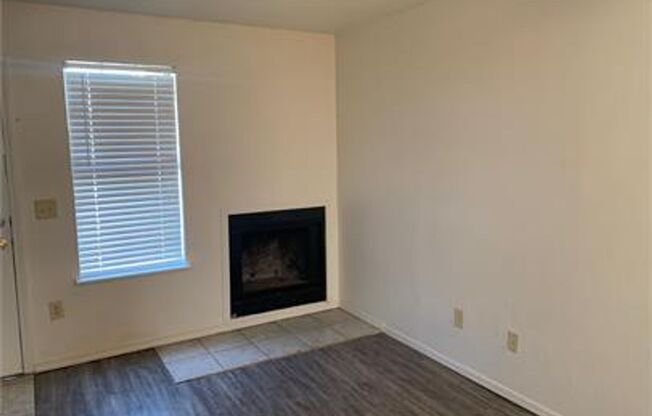 2 beds, 1.5 baths, 850 sqft, $765, Unit 2006