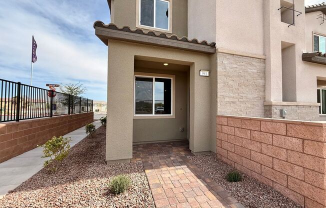 BRAND NEW 3 BED 2.5 BATH 2 CAR GARAGE TOWNHOUSE FOR RENT!
