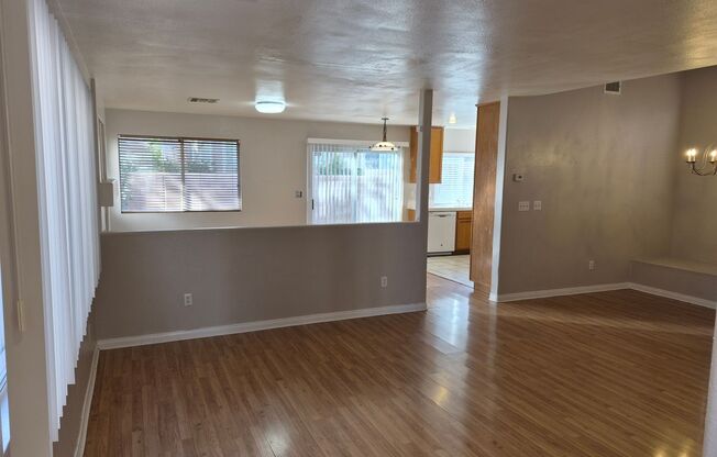 AVAILABLE NOW**SUMMERLIN ***4/2.5/2 CAR