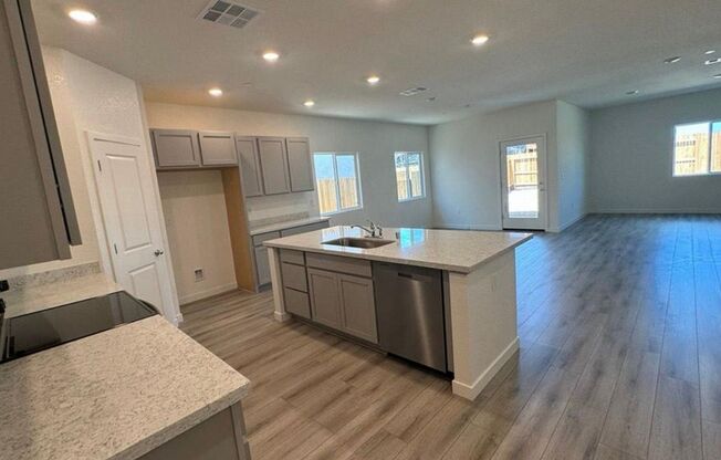 BRAND NEW (Solar) 4/2 w/Massive Backyard Roseville!  *Please read entire ad for viewings!!