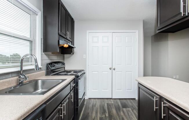 2 beds, 2 baths, 1,200 sqft, $1,165