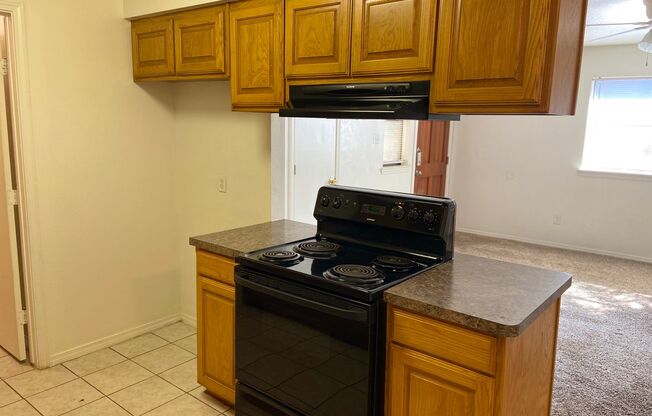 3 beds, 2 baths, $1,495, Unit 142 Meador