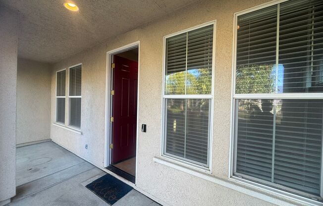 Spacious 4 Bedroom Home in Elk Grove
