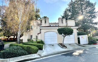 Great 2 Bedroom Townhome- Move in Ready! Washer/Dryer Garage